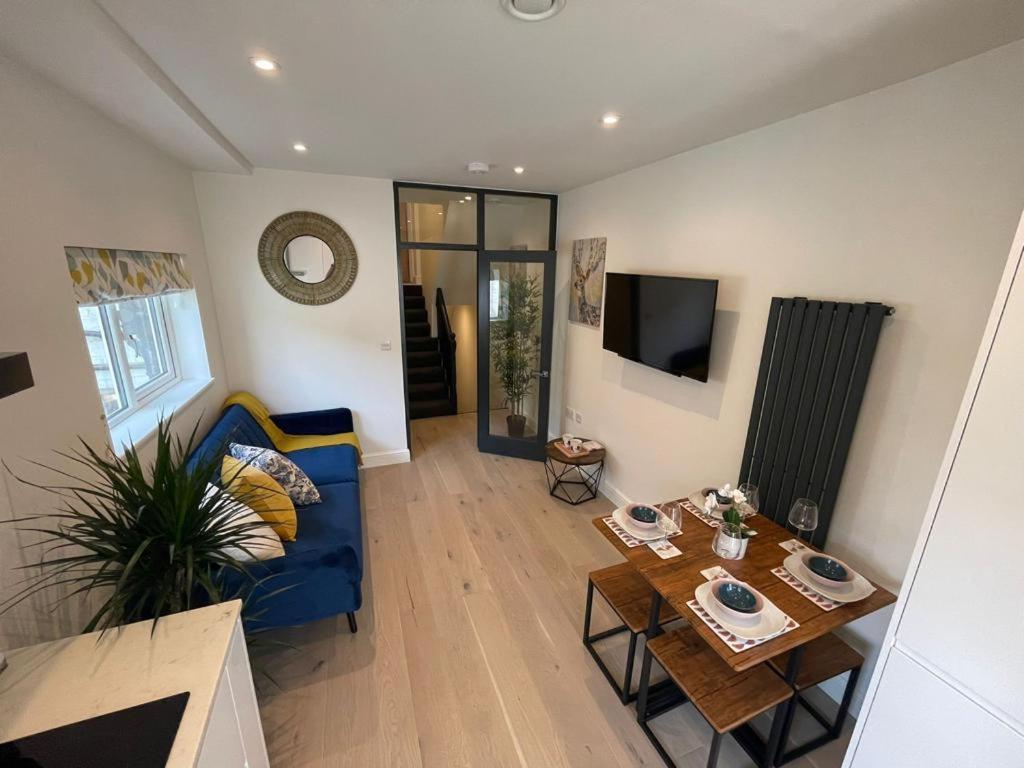 Two Bedroom Apartment - London Exterior photo
